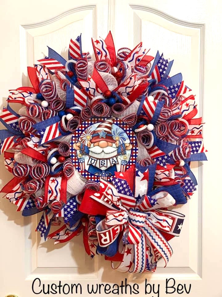 Patriotic Wreath Sign * USA Gnome * Round * Lightweight Metal